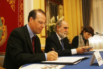 Firma del convenio Caixanova-Concello de Ferrol