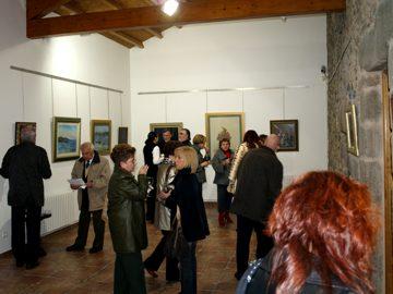 Rosa Elvira Caamaño presenta su obra en el Club de Campo de Ferrol.